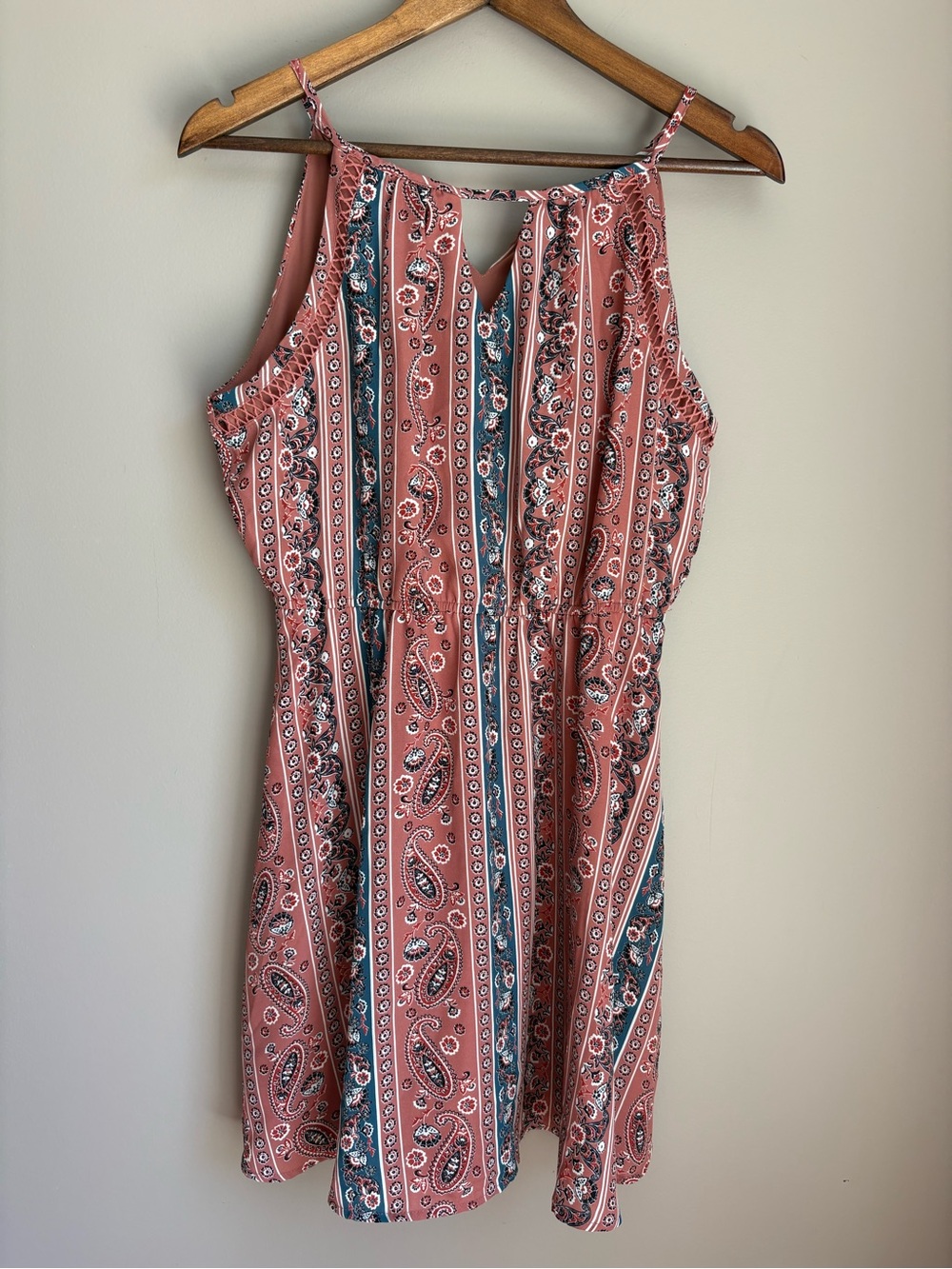 NWT Francesca’s Paisley Floral Dress Size Medium